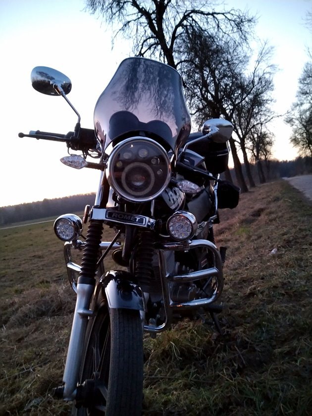 Reflektor LED Homologacja E4 E24 do motocykla / motoroweru | 5905220854820