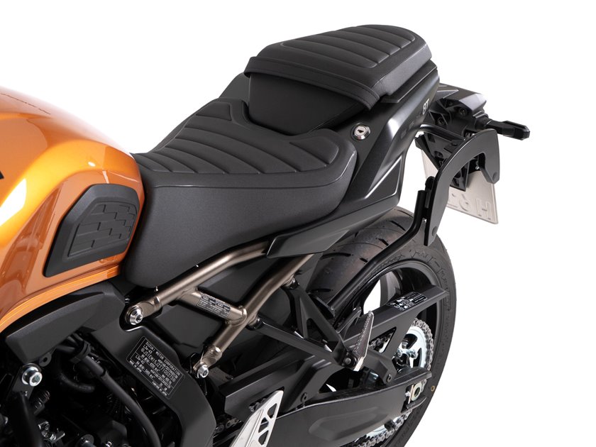 Stelaż boczny C-Bow, czarny Suzuki GSX-8T | 6303555 00 01