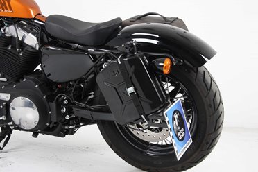 Karnister 4 l zaw mocowanie Harley-Davidson Sportster 883 Roadster / Iron 883 / Super Low / Hepco Becker | 4220718 00 01