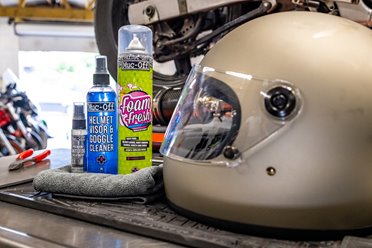 Zestaw do czyszczenia i zabezpieczenia kasku Muc-Off Helmet Care Kit | 20803