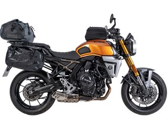 Poszerzenie płyty bagażowej czarne Suzuki GSX-8T | 8003555 00 01