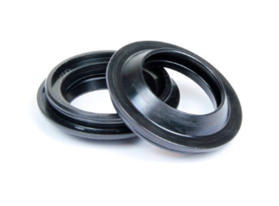 Uszczelniacze przedniego zawieszenia pyłowe Kawasaki KX 65, Suzuki RM 65 33x46x5,6/14mm ProX | 40.F3346DP