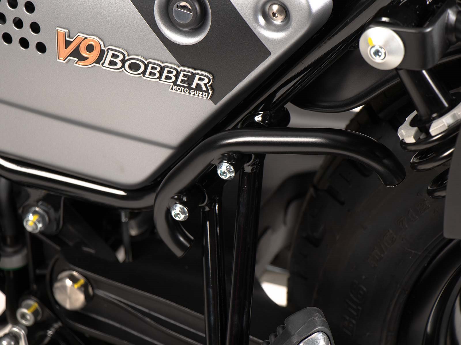 Dźwignia podnośnika stopki centralnej Moto Guzzi V9 Bobber / Special E 2021 - 2025 Hepco & Becker | 4221559 00 01