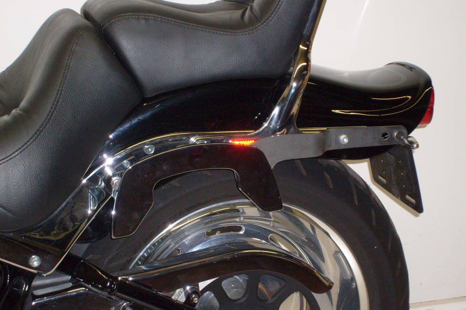 Stelaż boczny C-BOW Harley-Davidson FXSTC Softail Custom 2006 - 2017 Hepco Becker | 630717 00 02